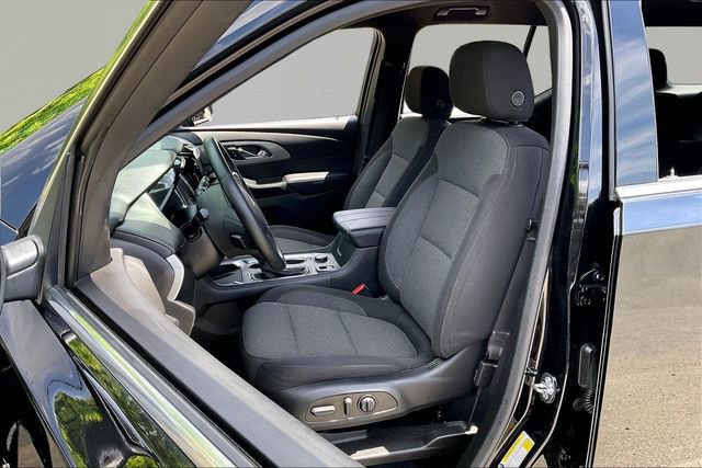 Used 2023 Chevrolet Traverse LT FWD image 15
