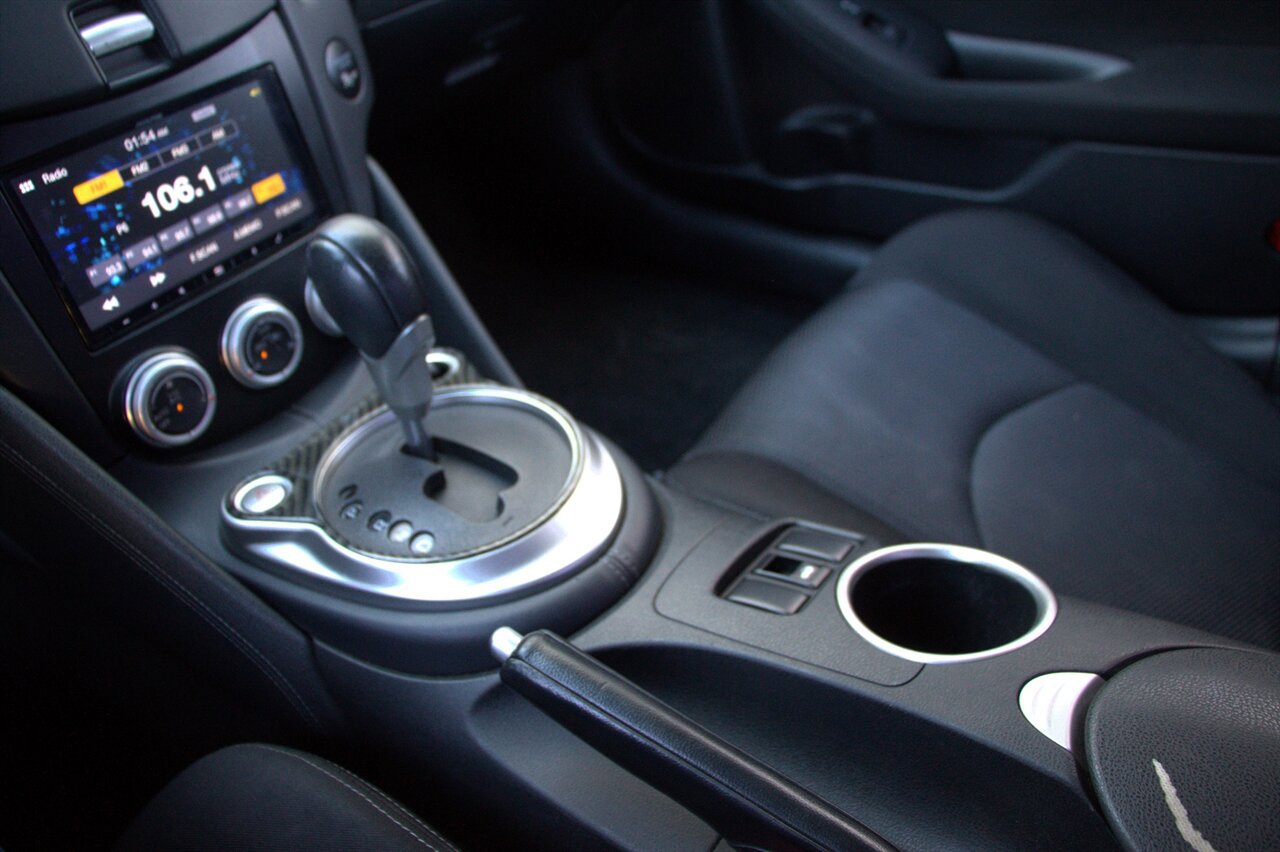 Used 2019 Nissan 370Z Coupe RWD image 21