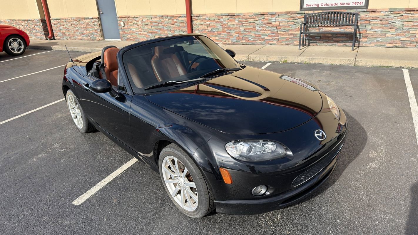 Used 2008 MAZDA MX-5 Miata Grand Touring w/ Premium Pkg RWD image 20