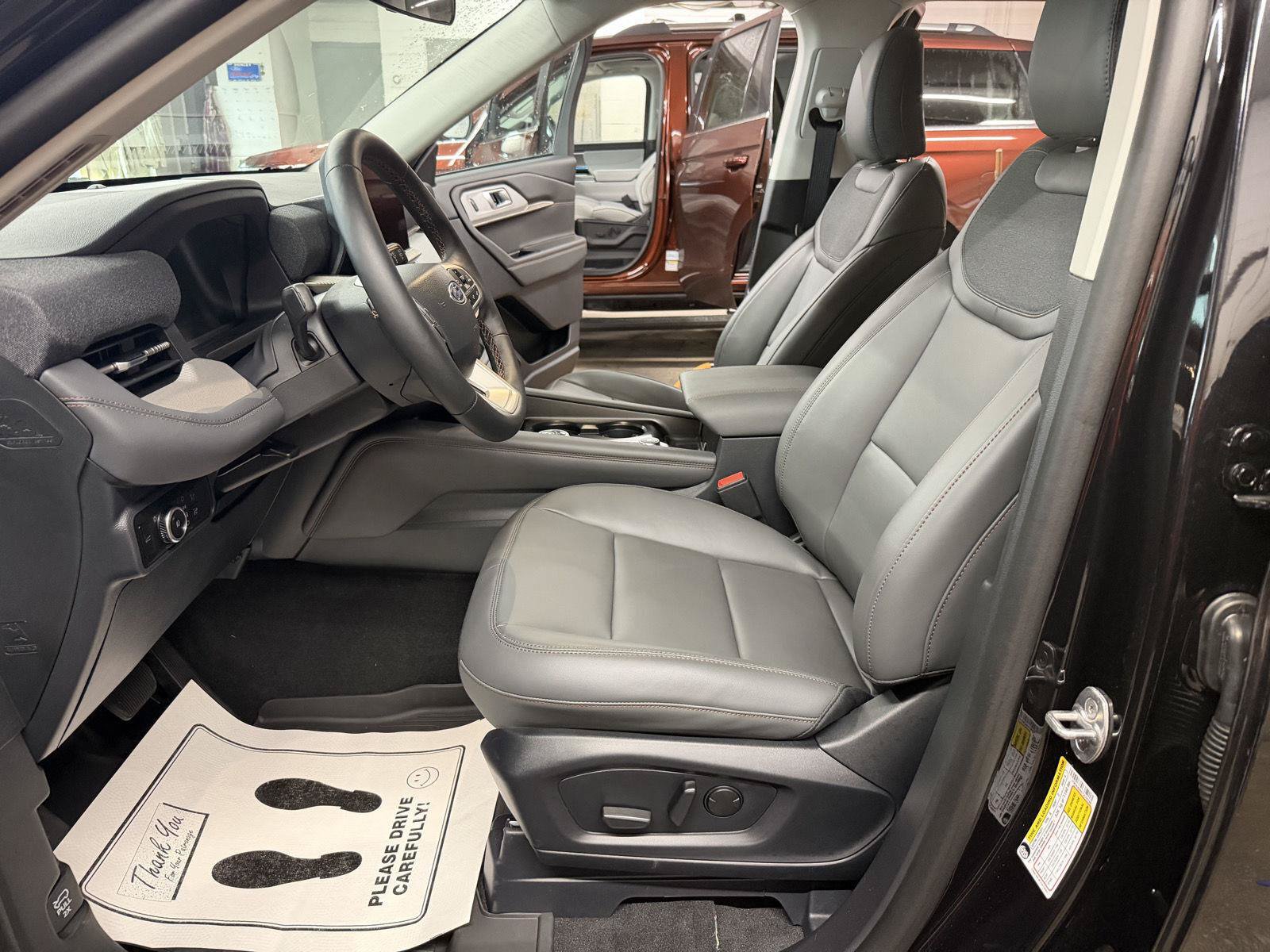 New 2026 Ford Explorer Active w/ Active Comfort Package AWD/4WD image 12