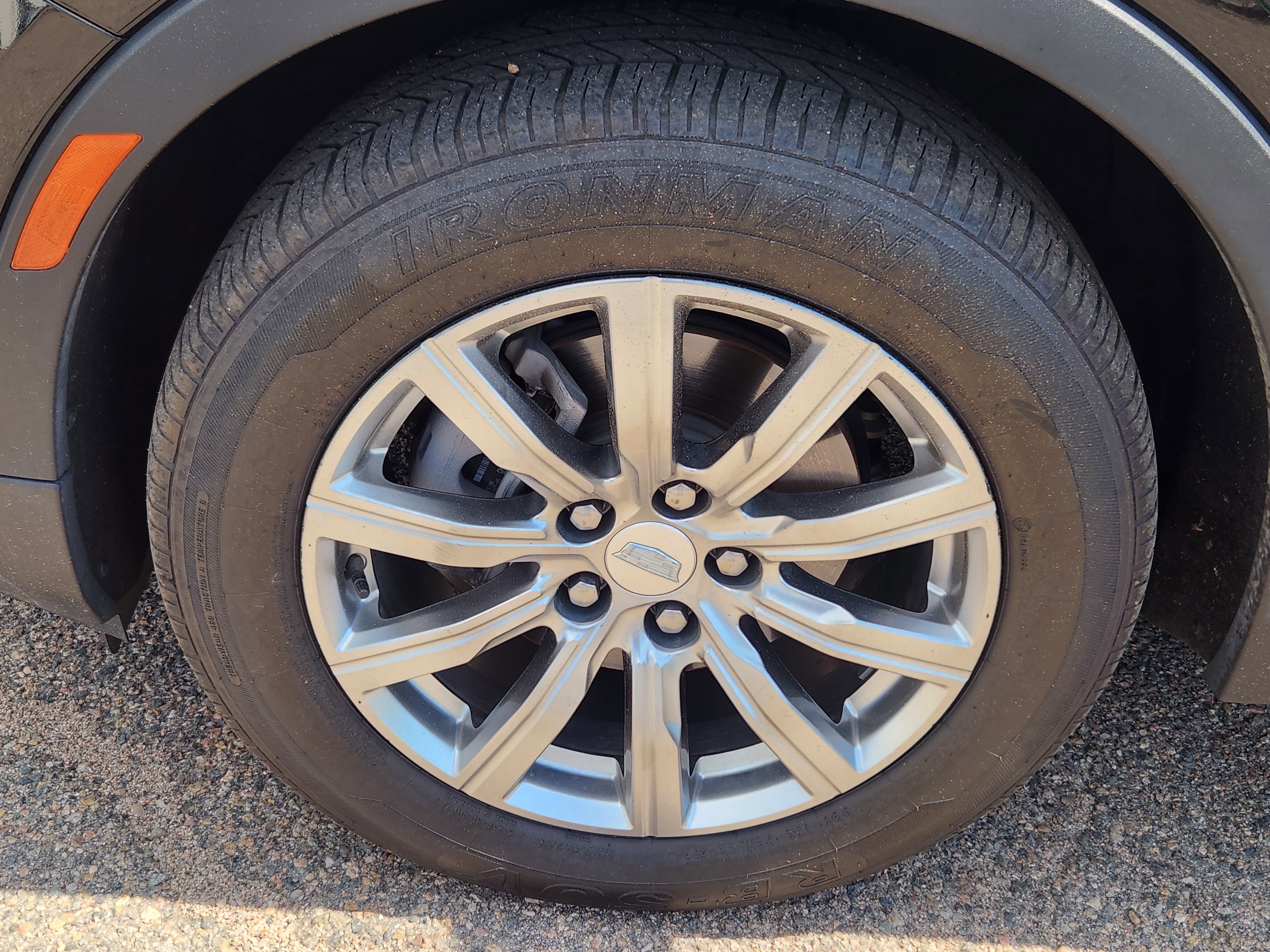 Used 2023 Cadillac XT4 Premium Luxury w/ Cold Weather Package AWD/4WD image 7