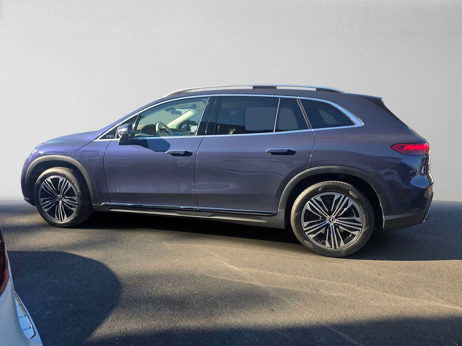 New 2027 Mercedes-Benz EQS 400 4MATIC SUV image 6