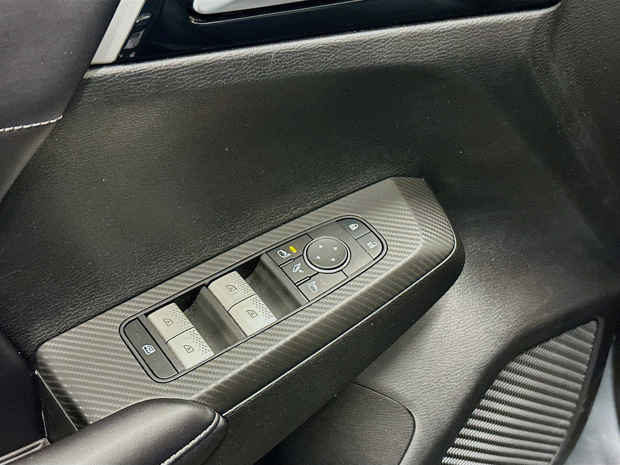 Used 2024 Mitsubishi Outlander SE image 15