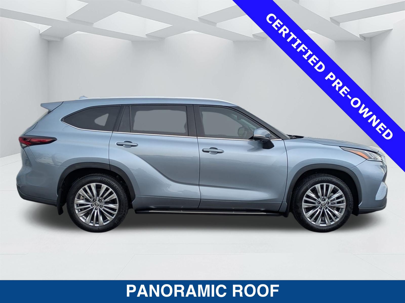Used 2024 Toyota Highlander Platinum FWD image 4