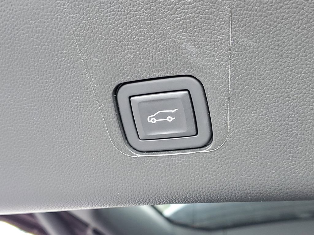 Certified 2023 Chevrolet Traverse LT FWD image 31