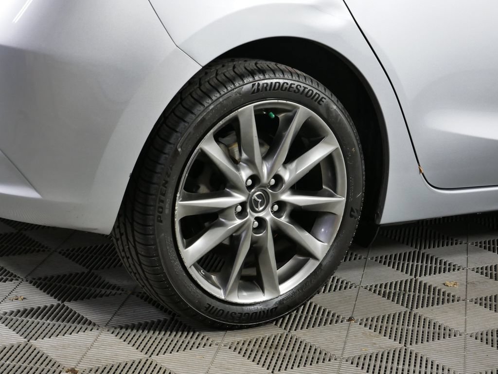 Used 2018 MAZDA MAZDA3 Touring FWD image 11