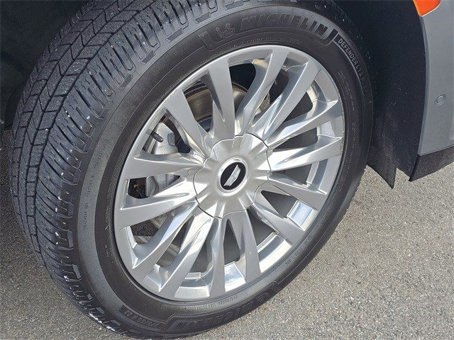 Used 2021 Cadillac Escalade ESV Premium Luxury image 12