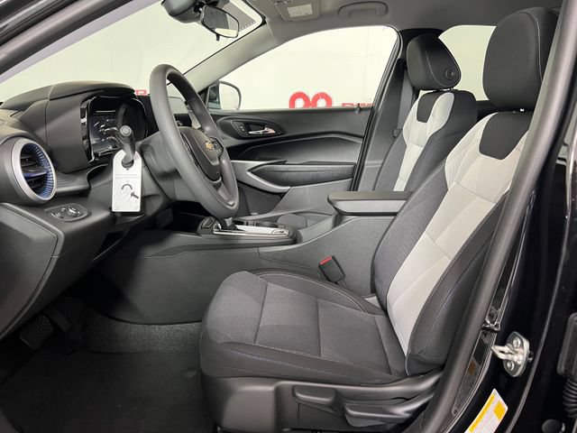 New 2026 Chevrolet Trax LS w/ LS Convenience Package FWD image 9