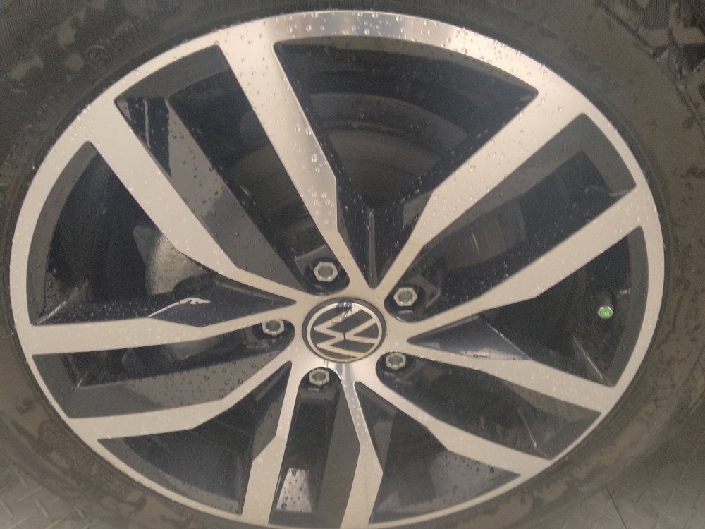 Used 2025 Volkswagen Jetta SE FWD image 31