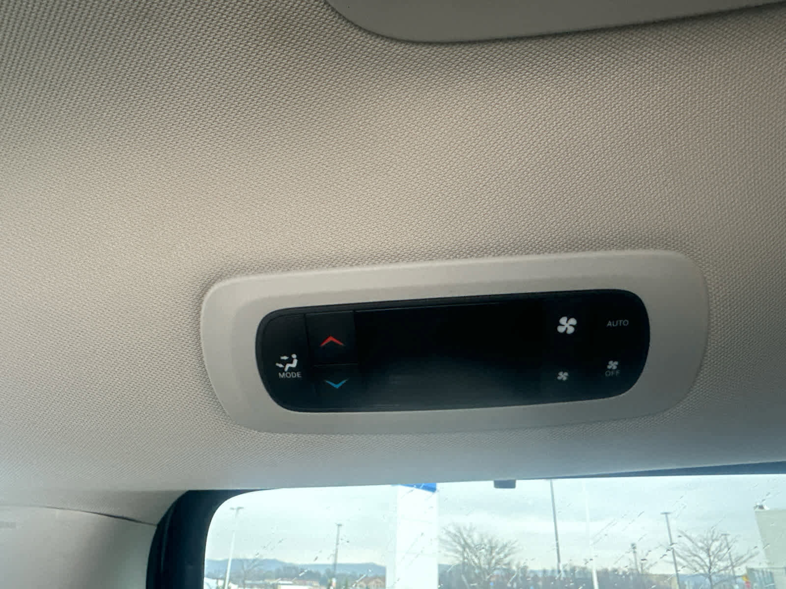 Used 2024 Chrysler Pacifica Touring-L image 24