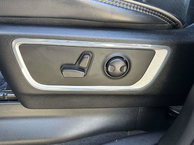Used 2024 RAM 1500 Laramie AWD/4WD image 17