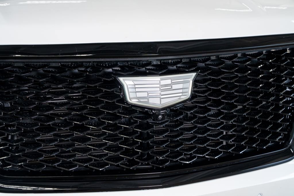 Used 2025 Cadillac Escalade ESV Sport Platinum w/ LPO, ONYX Package RWD image 6