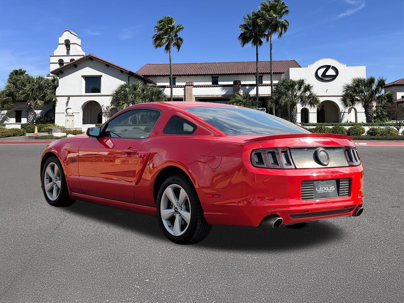 Used 2014 Ford Mustang GT Premium w/ Equipment Group 401A RWD image 4