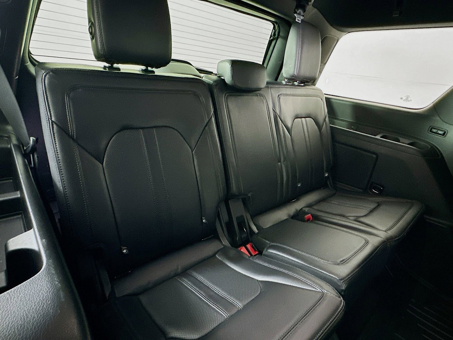 Used 2021 Ford Expedition Limited image 30