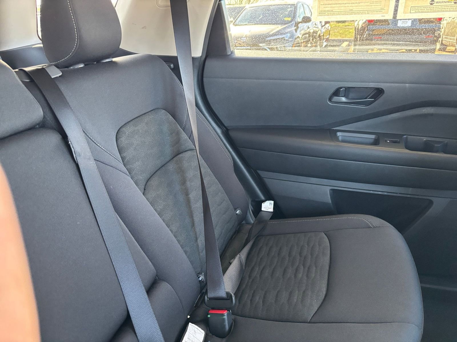 Used 2025 Nissan Pathfinder SV FWD image 40