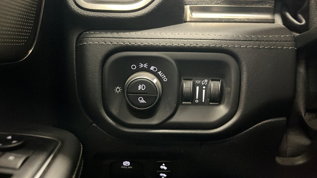 Used 2019 RAM 1500 Limited AWD/4WD image 33