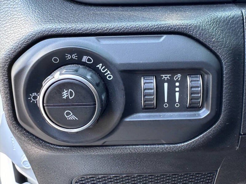 Used 2022 Jeep Gladiator Sport AWD/4WD image 19