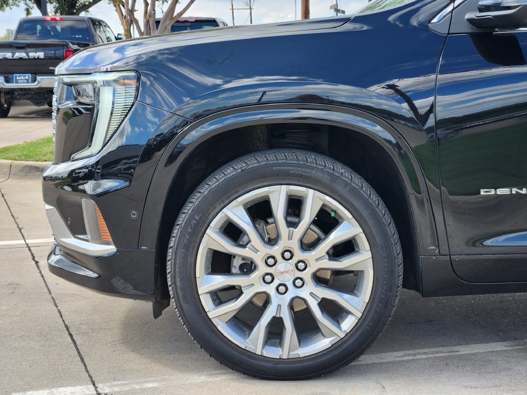 Used 2025 GMC Acadia Denali AWD/4WD image 13