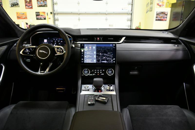 Used 2023 Jaguar F-PACE SVR AWD/4WD image 22