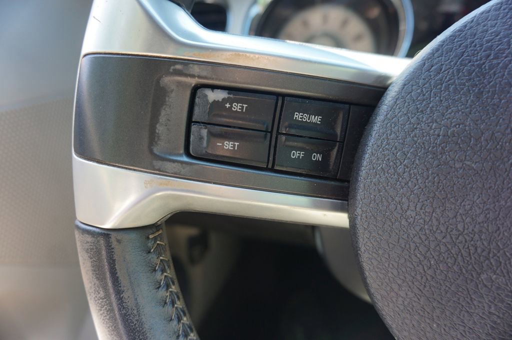 Used 2010 Ford Mustang Premium RWD image 6