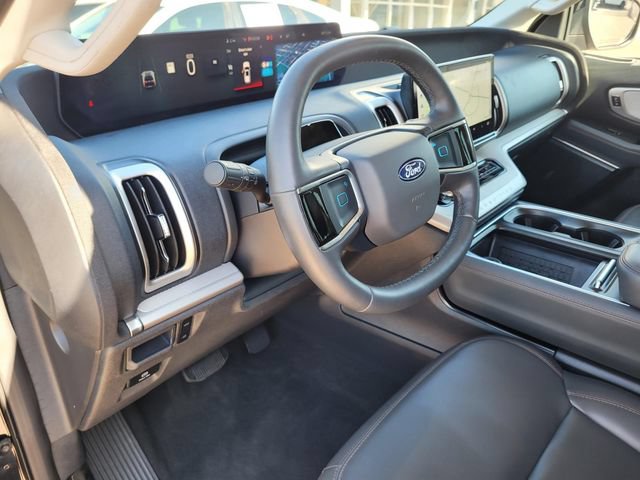 Used 2025 Ford Expedition Active RWD image 15