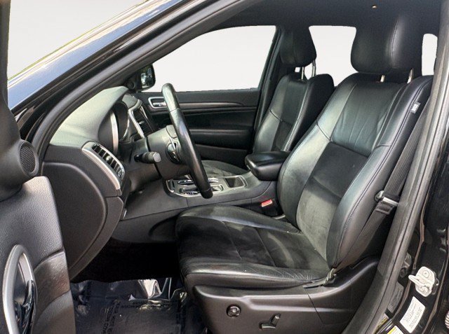 Used 2017 Jeep Grand Cherokee Altitude AWD/4WD image 4