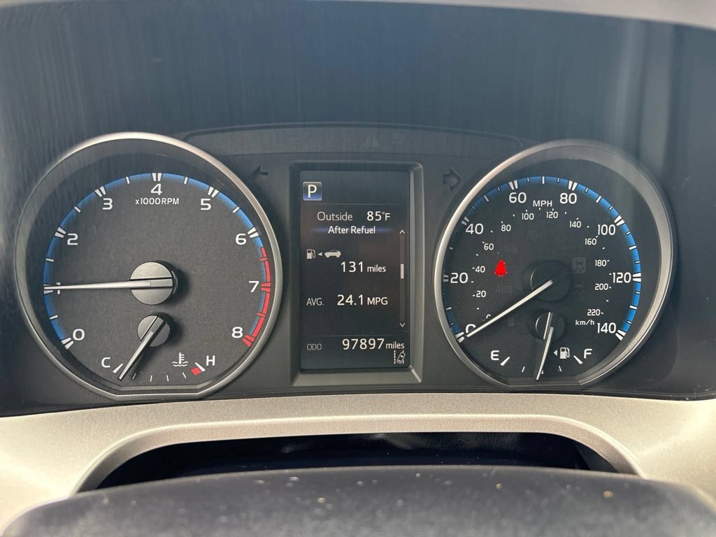 Used 2018 Toyota RAV4 LE FWD image 13