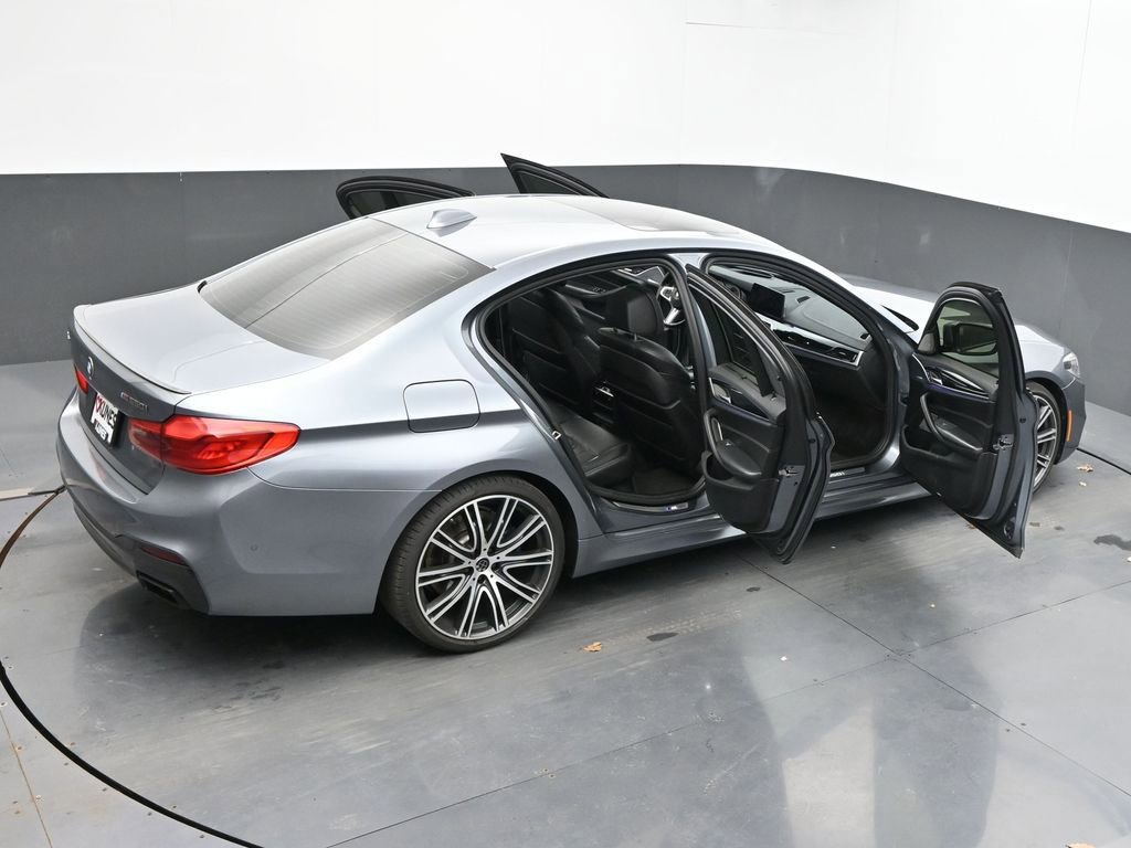 Used 2018 BMW M550i xDrive image 46