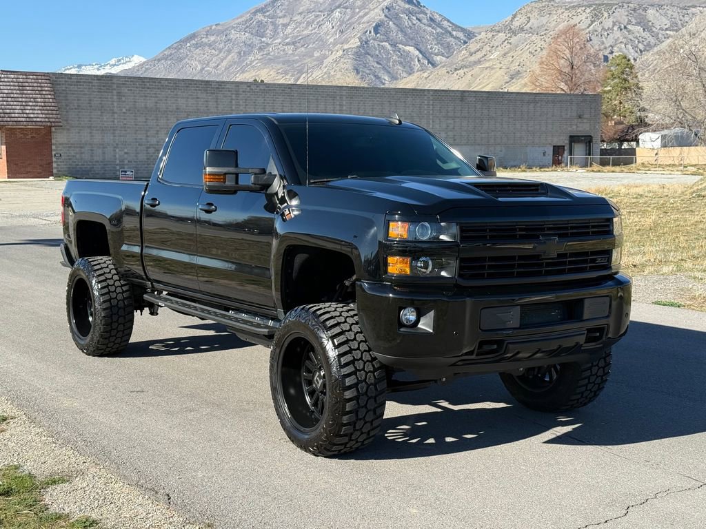 Used 2019 Chevrolet Silverado 2500 LTZ w/ Duramax Plus Package AWD/4WD image 2