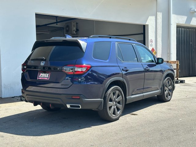 Used 2024 Honda Pilot Sport image 5