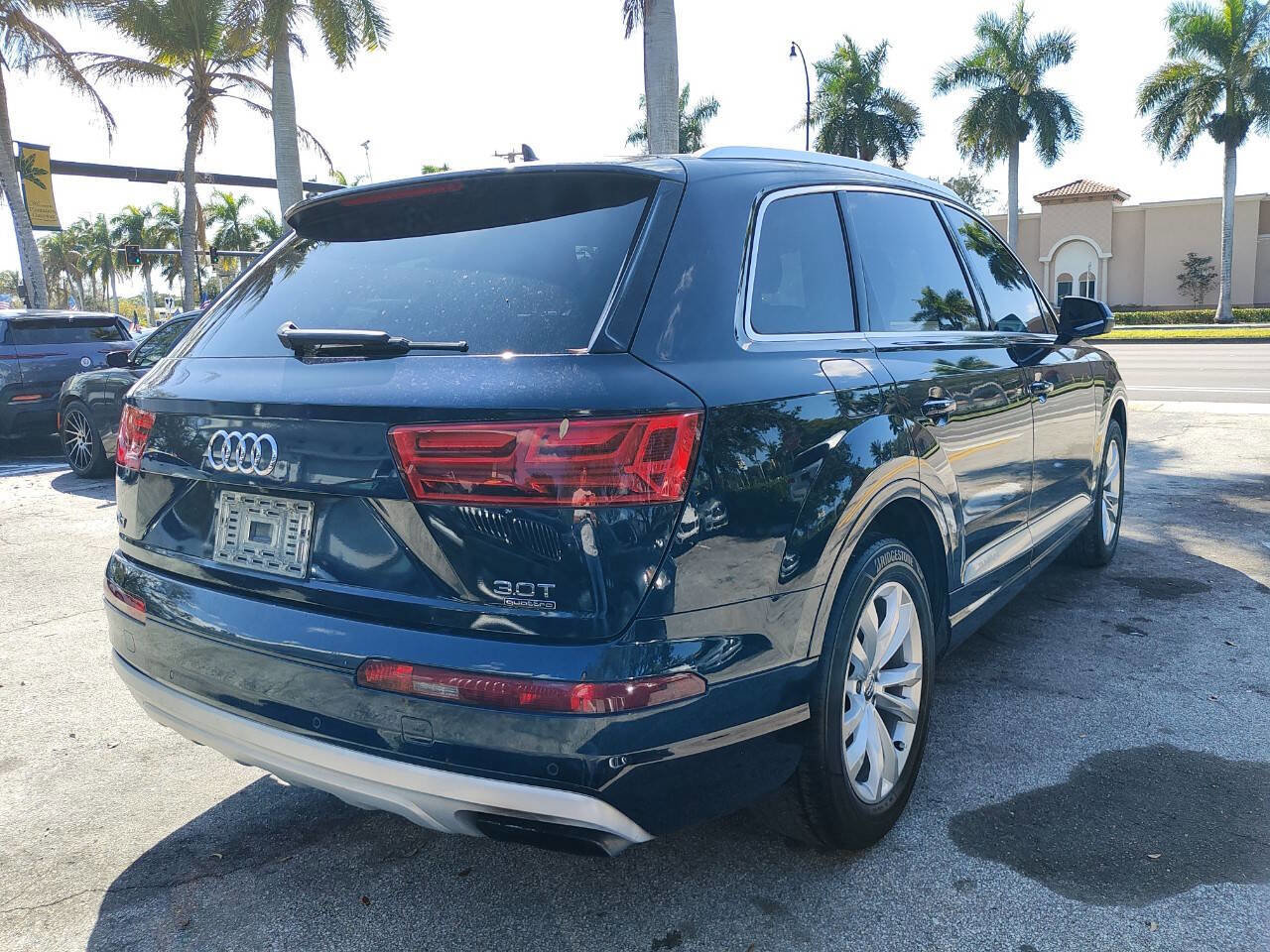 Used 2017 Audi Q7 3.0T Premium image 10