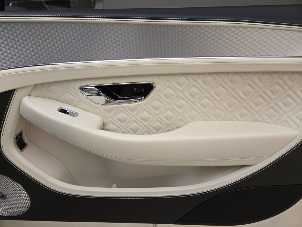 Used 2023 Bentley Continental GT Speed image 23