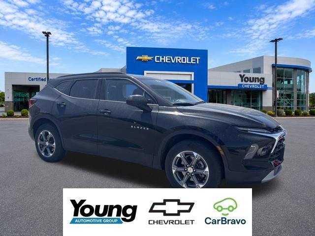 Used 2025 Chevrolet Blazer LT w/ Convenience Package AWD/4WD image 1
