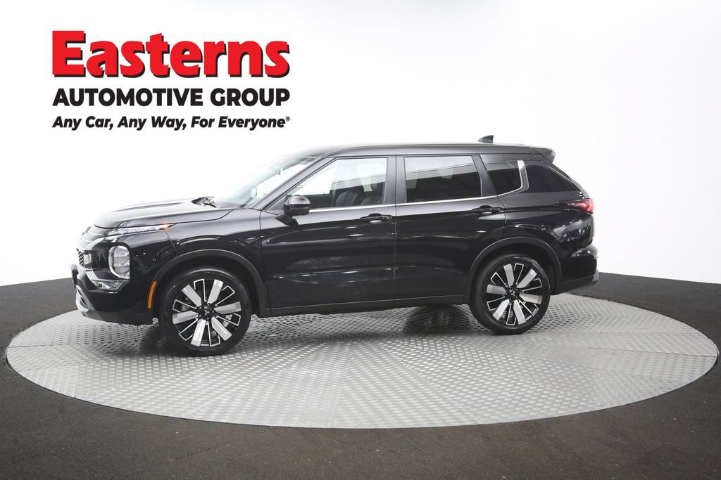 Used 2025 Mitsubishi Outlander SE AWD/4WD image 59