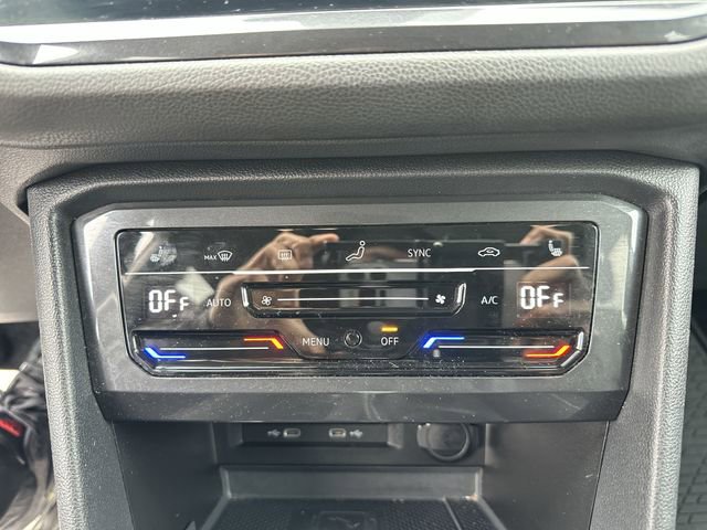 Certified 2022 Volkswagen Tiguan SE image 21