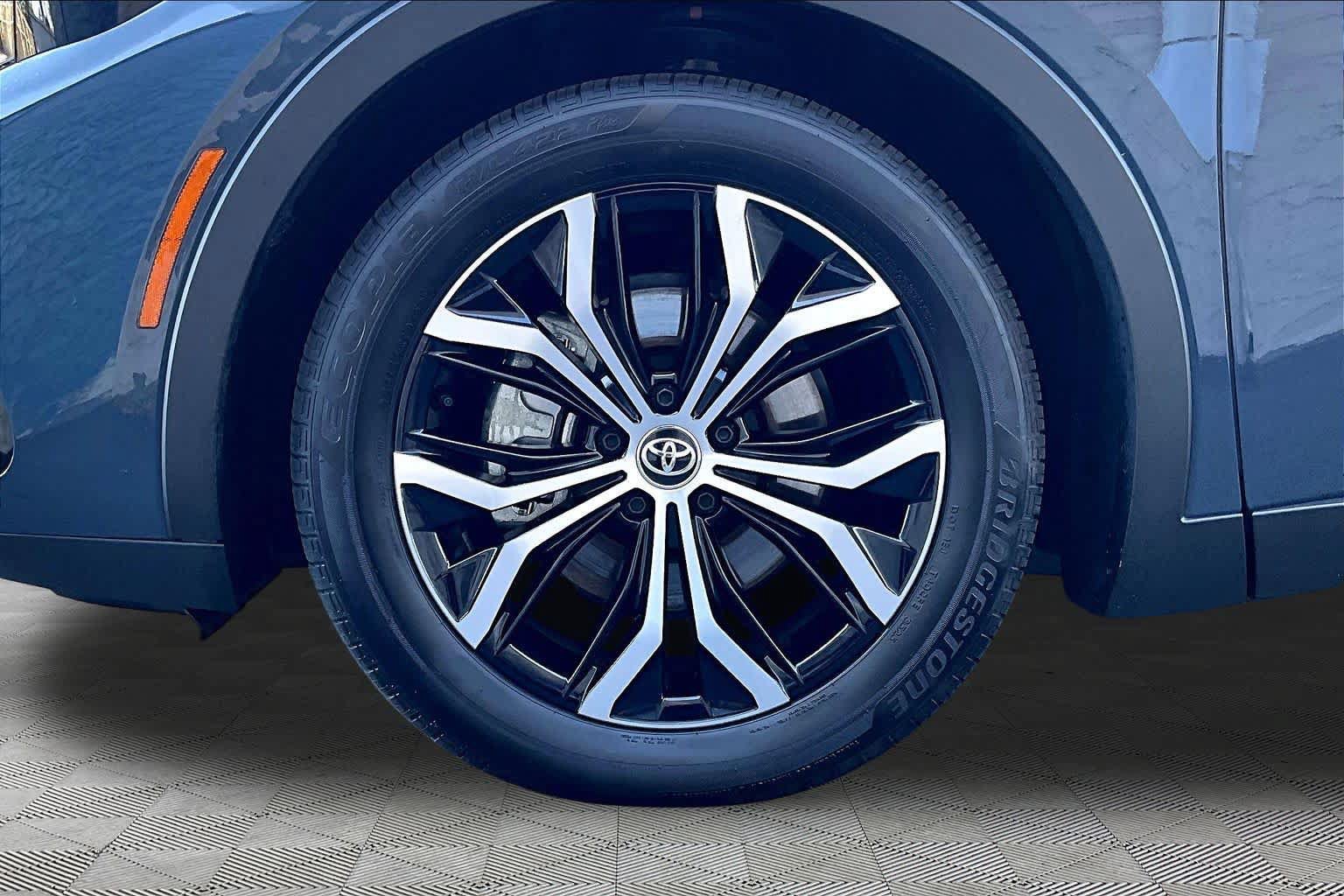 Certified 2026 Toyota Crown AWD/4WD image 11