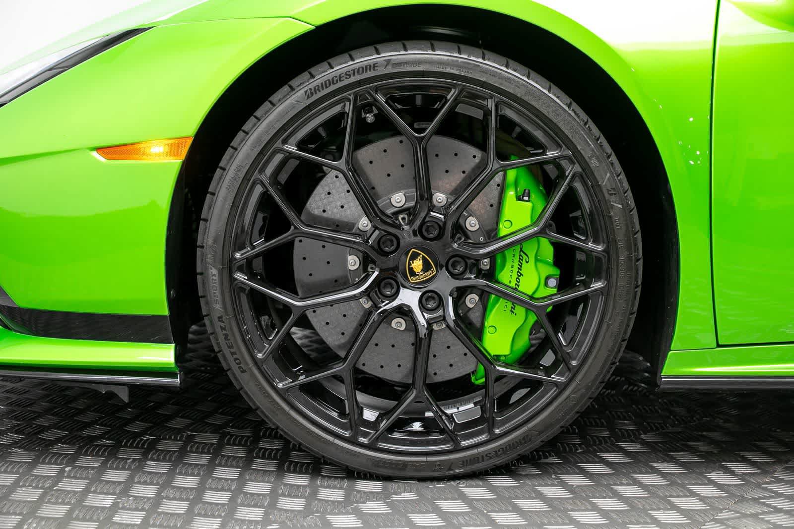 Used 2024 Lamborghini Huracan Tecnica RWD image 8