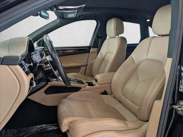 Used 2020 Porsche Macan AWD/4WD image 17