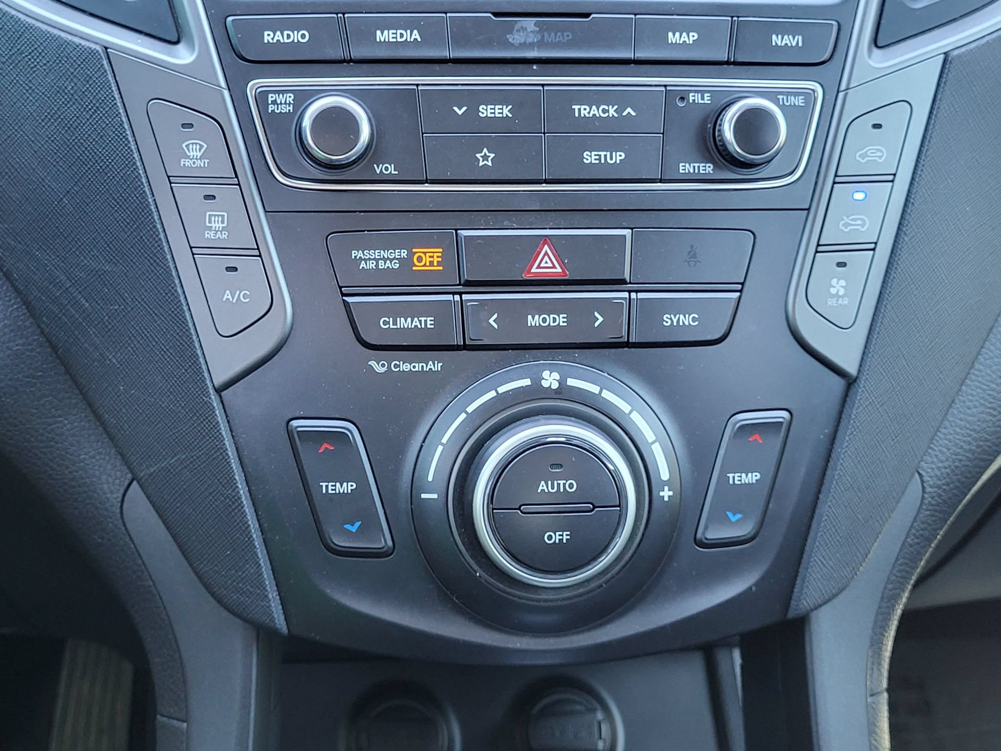 Used 2019 Hyundai Santa Fe XL FWD image 26