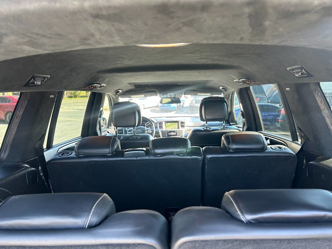 Used 2013 Mercedes-Benz GL 550 4MATIC image 30