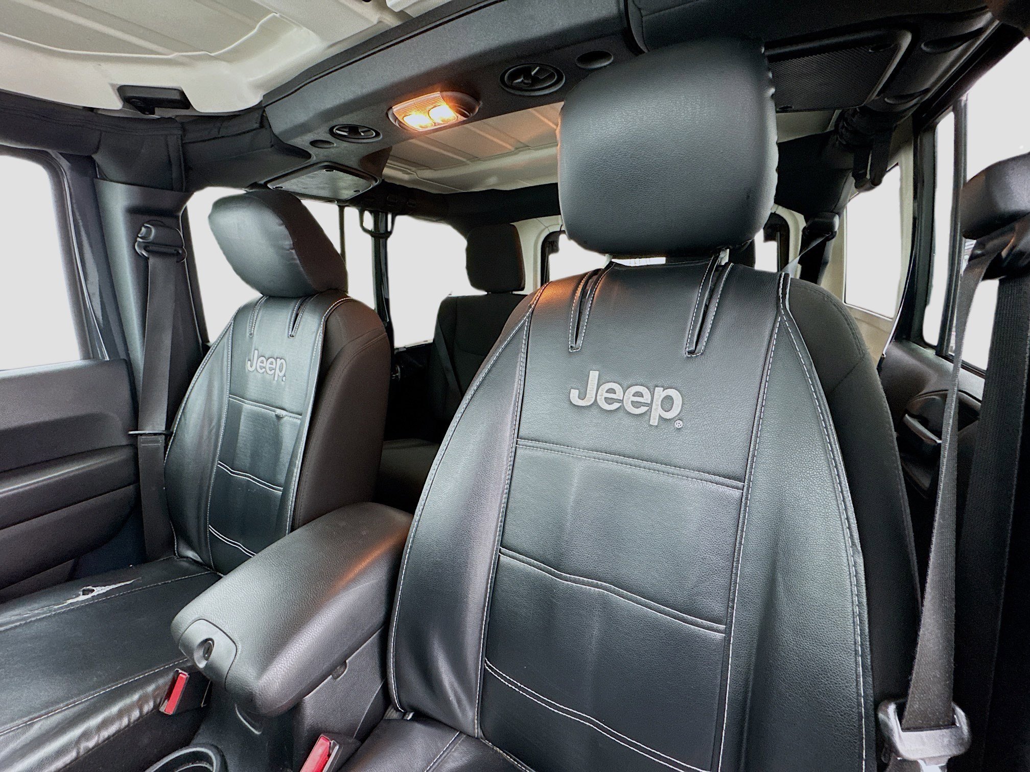 Used 2016 Jeep Wrangler Unlimited Sport w/ Connectivity Group image 12