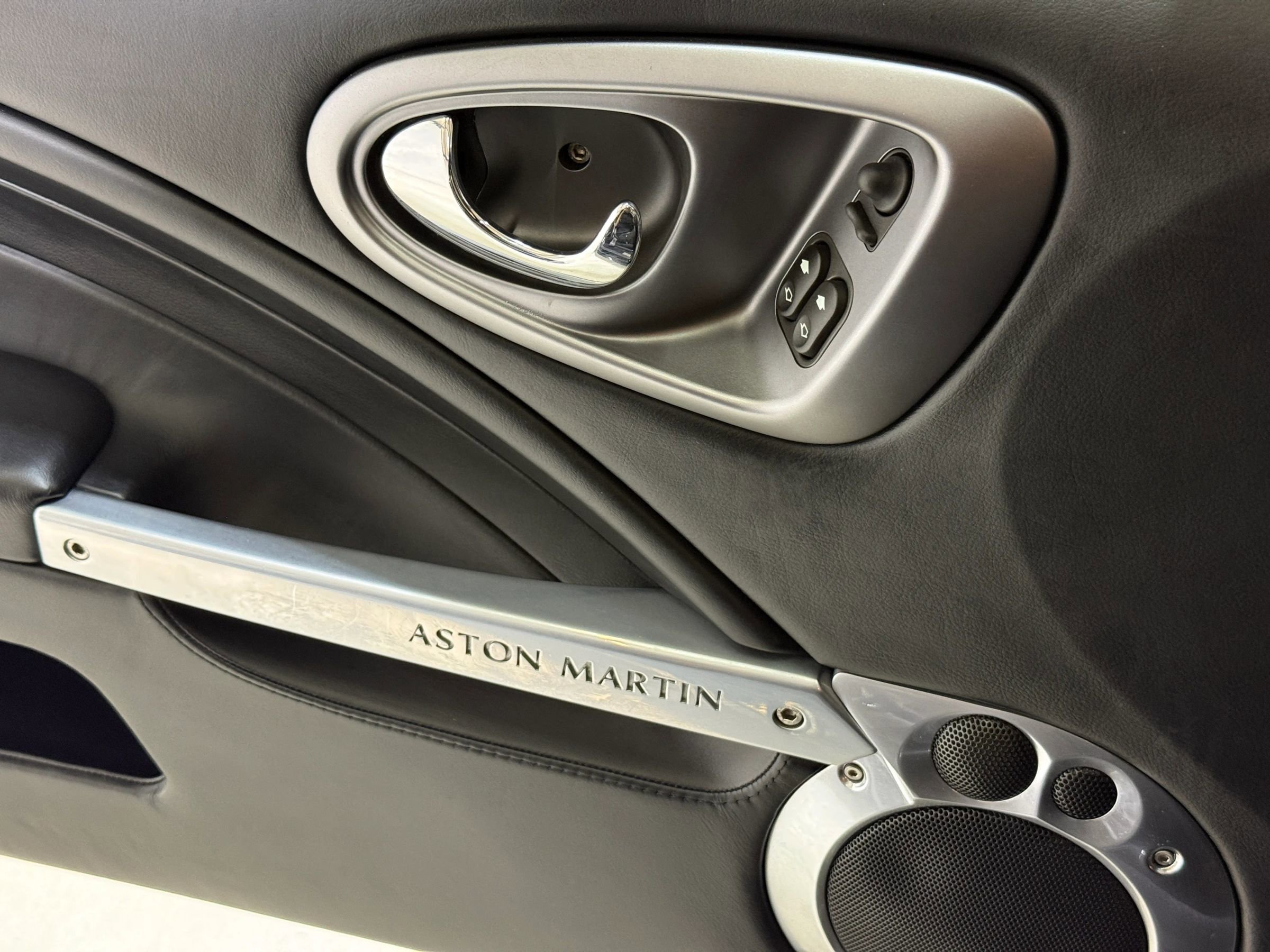 Used 2006 Aston Martin Vanquish S image 33