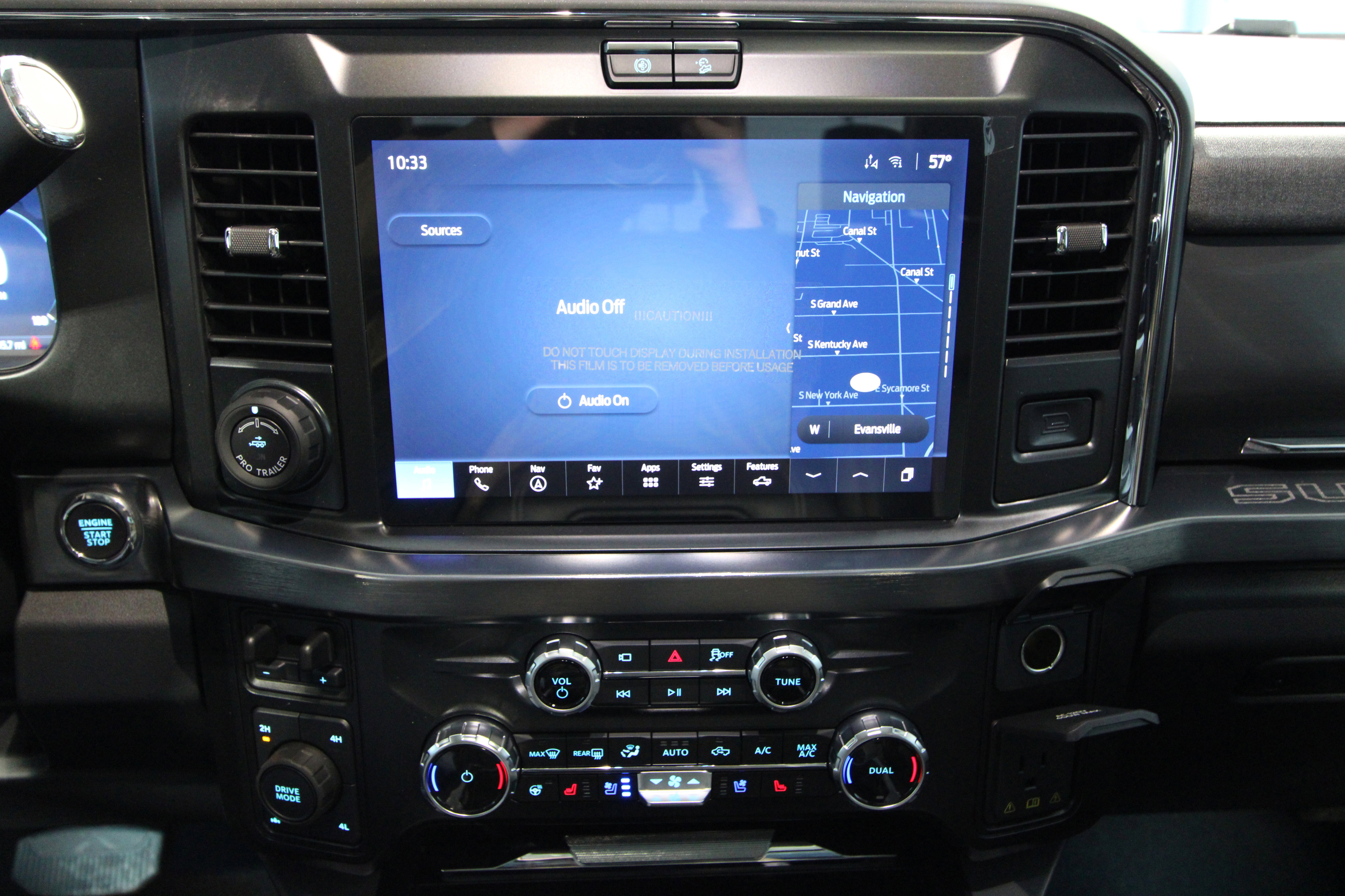 New 2025 Ford F250 Lariat w/ Lariat Ultimate Package AWD/4WD image 15