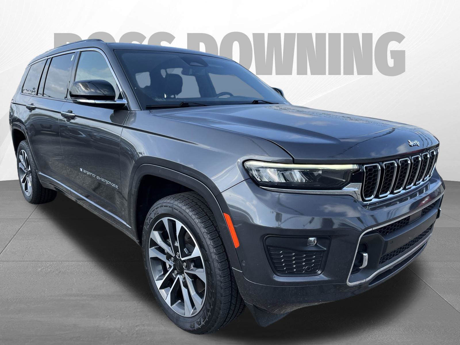 Used 2021 Jeep Grand Cherokee L Overland w/ Luxury Tech Group IV AWD/4WD image 3