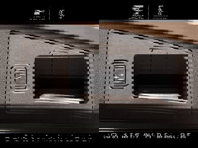 Certified 2023 Cadillac XT4 Premium Luxury image 34