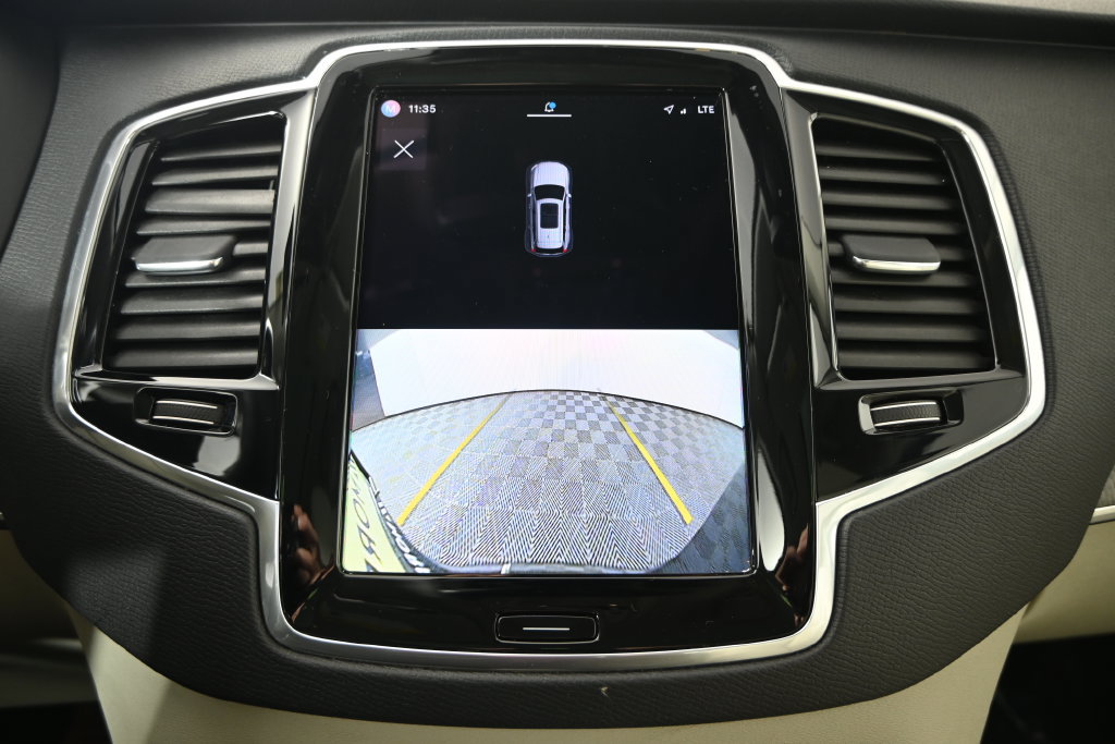 Used 2023 Volvo XC90 B6 Plus w/ Protection Package Premier AWD/4WD image 29
