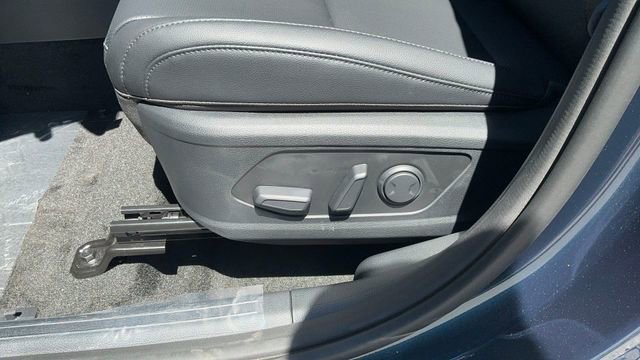 Used 2025 Kia Sportage EX image 16