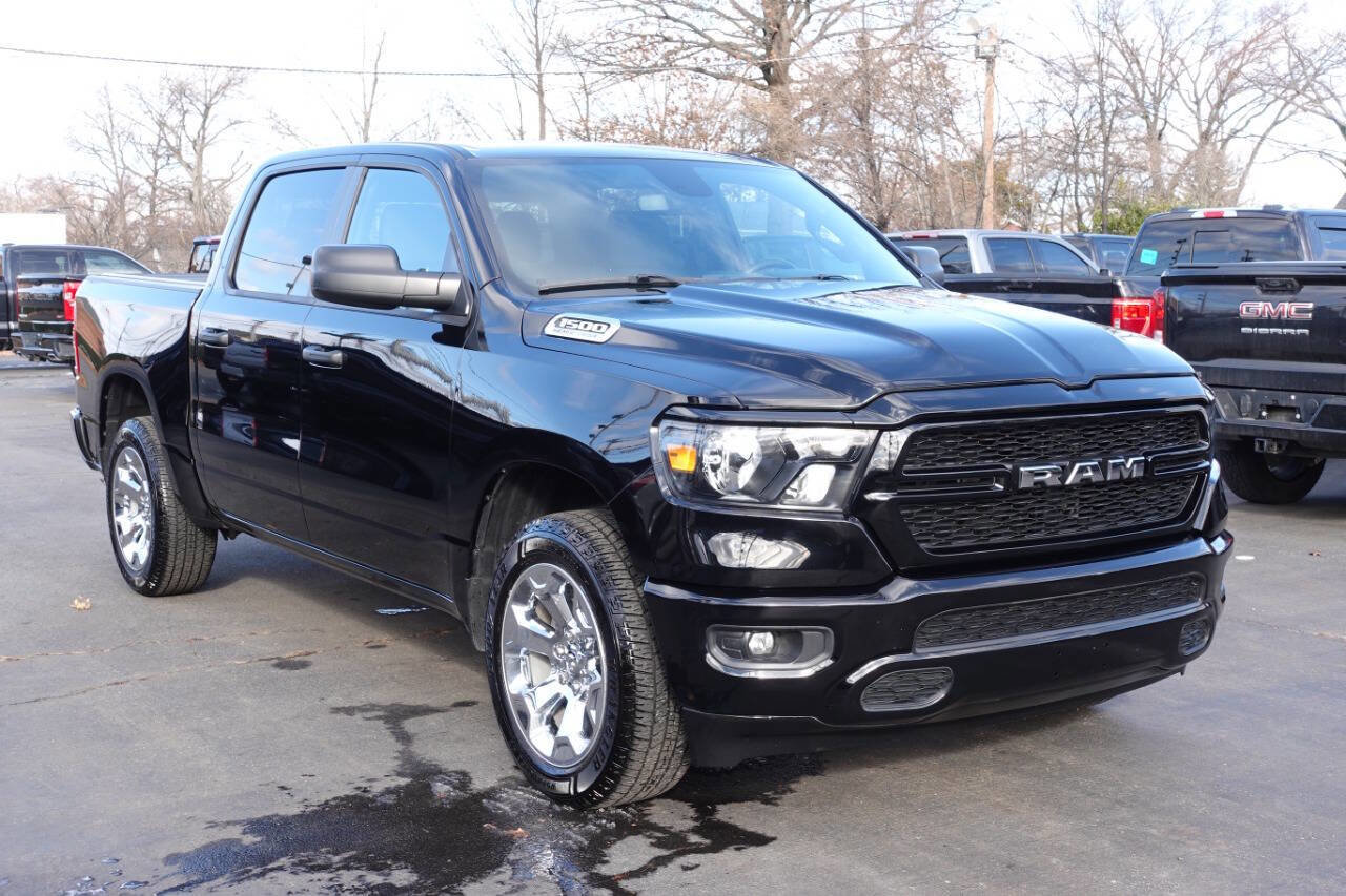 Used 2024 RAM 1500 Tradesman w/ Sport Appearance Package image 4
