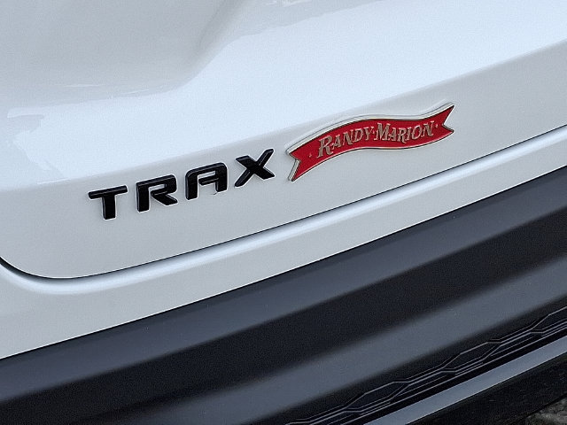 New 2026 Chevrolet Trax RS w/ Sunroof Package FWD image 5