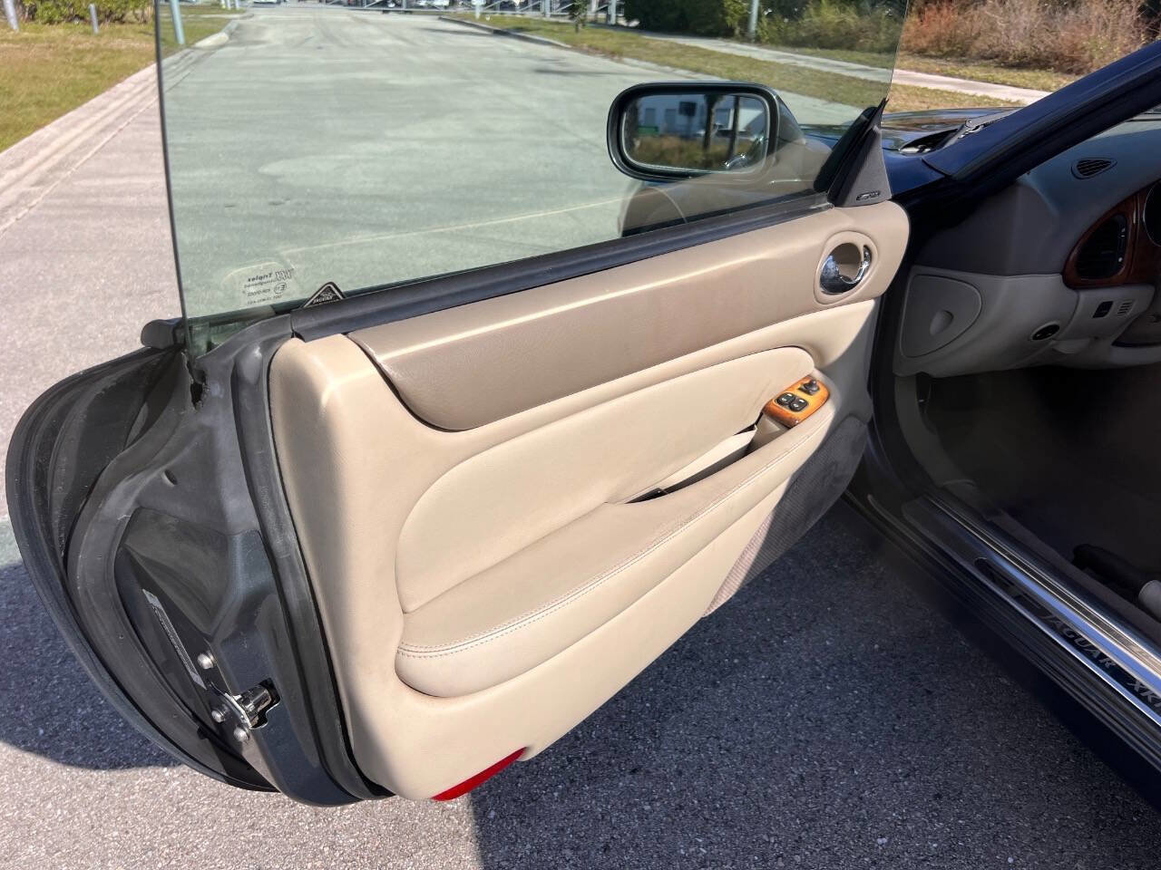 Used 2001 Jaguar XK8 Convertible image 10